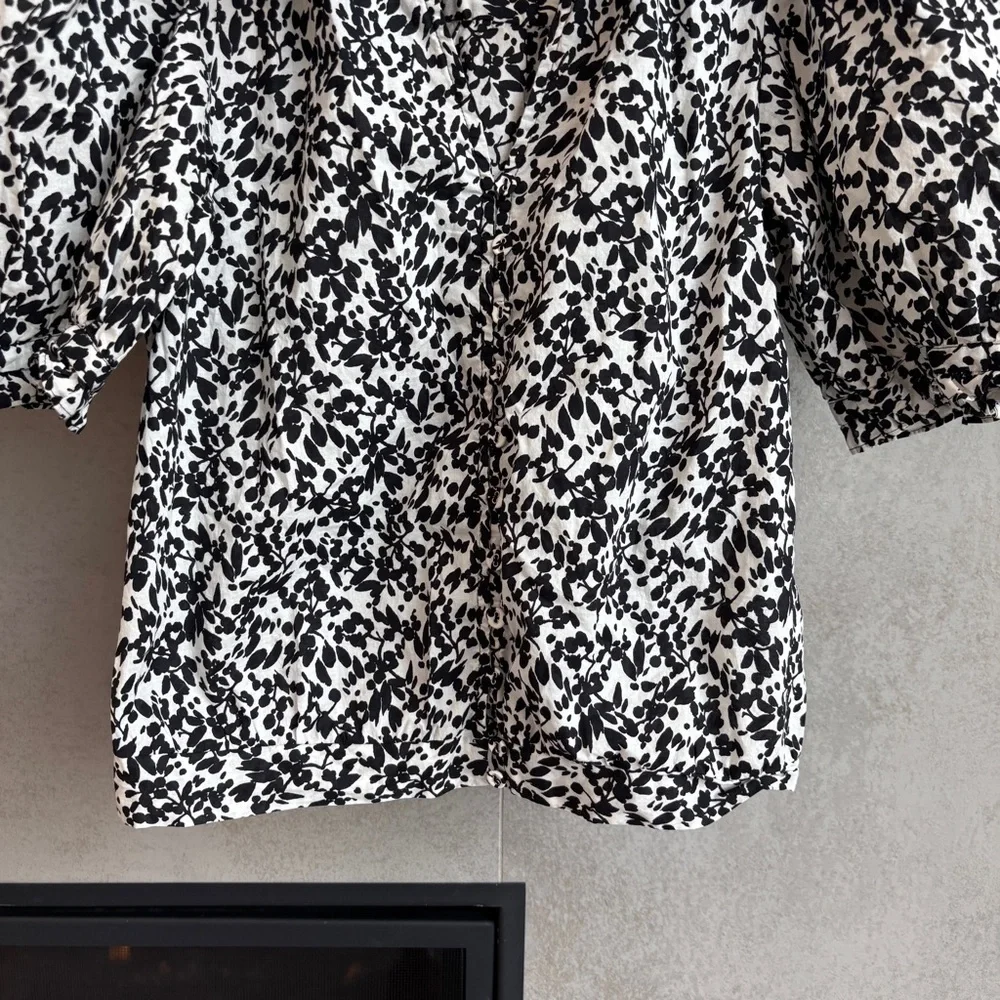 Madewell Ruffled Button-Front Top in Floral, Size S